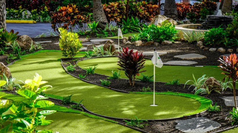 Commercial putting green installation