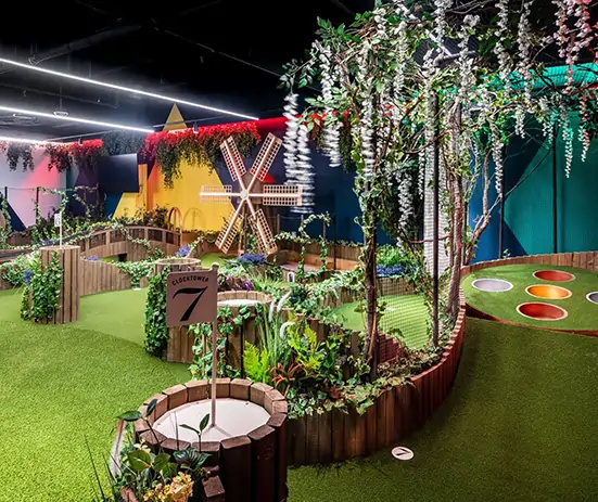 cc-mini-golf-installation-synlawn-1 Comercial mini golf installation from SYNLawn