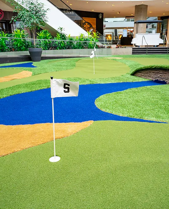 cc-mini-golf-installation-synlawn-4 Comercial mini golf installation from SYNLawn
