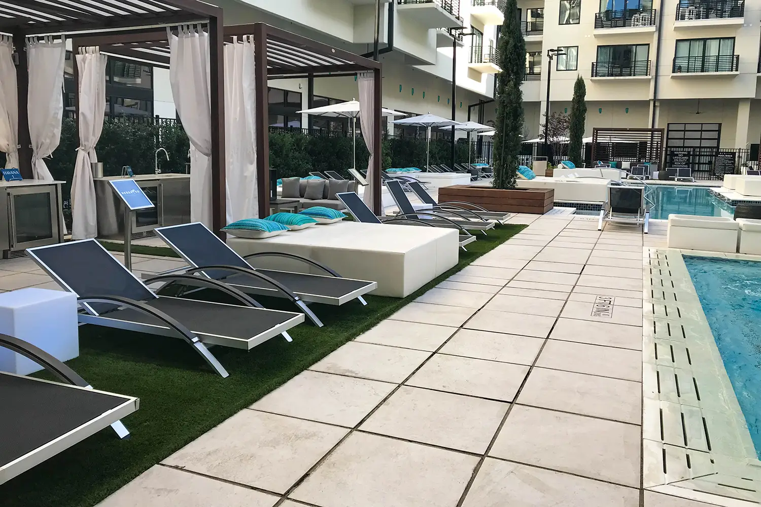 synlawn-cc-pool-area-artificial-grass-5 Artificial grass pool area from SYNLawn Central Coast