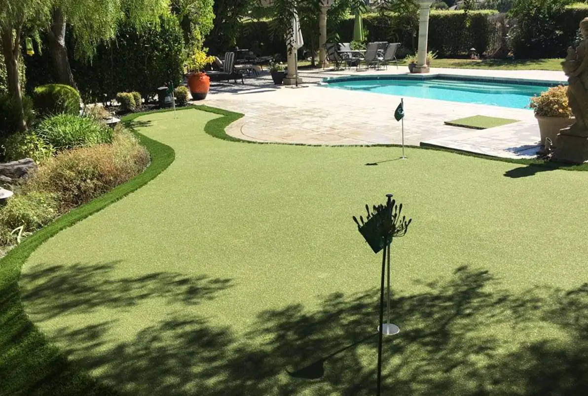 synlawn-cc-backyard-golf-green-img-7