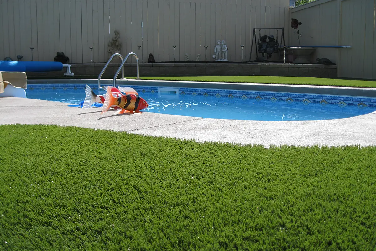 synlawn-cc-turf-pool-area-img-6